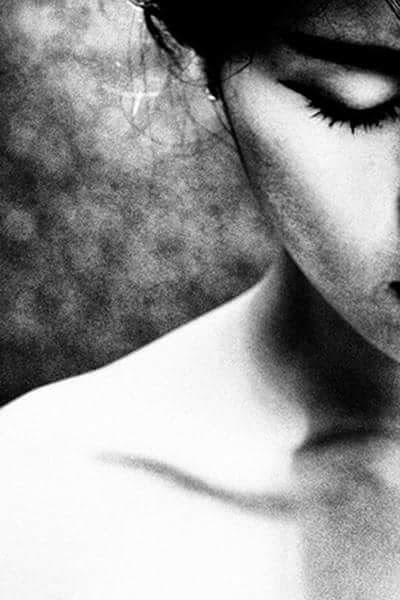 Capítulo 24: Susurros de abril Capítulo 24: Susurros de abril