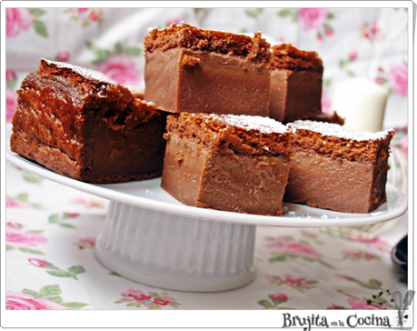 Pastel inteligente de café, chocolate y crema Pastel inteligente de café, chocolate y crema