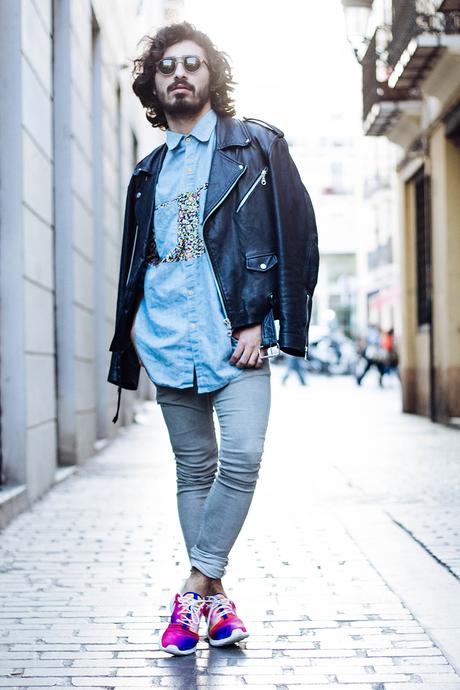 WHERE IS OUR SUMMER? glamournarcotico_fire_meets_gasoline_asos_shirt_h&m_skinny_jeans_mouet_sunglasses_Nike_Roshe_Run_Hypercolour_Biker_Street-Style_Menswear_Charlie-Cole_spain (20)