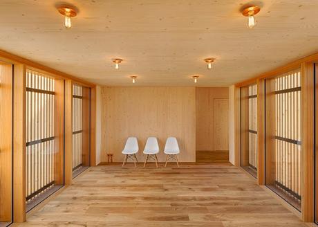 Casa diseñada en madera alistonada e instalaciones en cobre Casa diseñada en madera alistonada e instalaciones en cobre