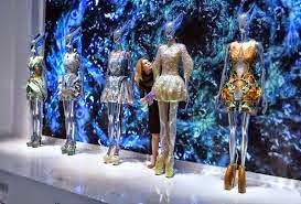 Londres se viste de Alexander McQueen