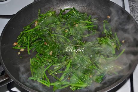 Quiche Dúo de Espinacas con Espárragos Y Cuatro Quesos con Roquefort Quiche Dúo de Espinacas con Espárragos Y Cuatro Quesos con Roquefort