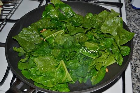 Quiche Dúo de Espinacas con Espárragos Y Cuatro Quesos con Roquefort Quiche Dúo de Espinacas con Espárragos Y Cuatro Quesos con Roquefort