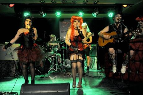 PUTO PERIODO CABARET PUNK : SANGRANDO ARTE