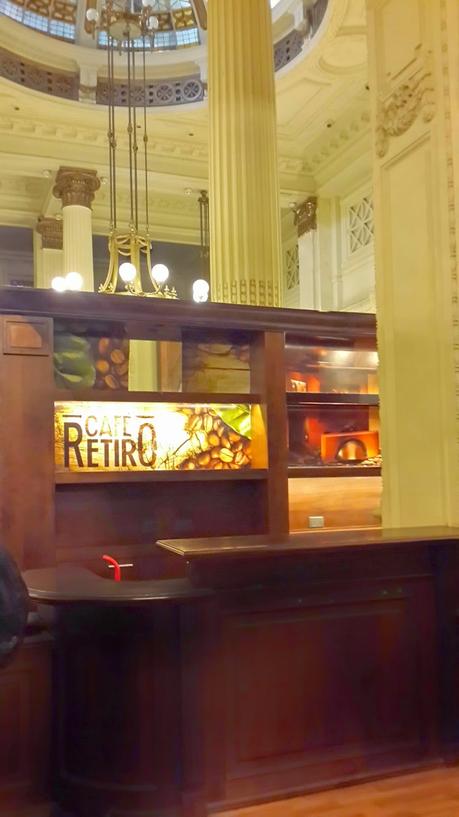 Un bar notable de Buenos Aires: Café Retiro, escenario de la creatividad de Daniel Ifer.