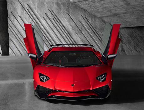 Lamborghini Aventador SV front