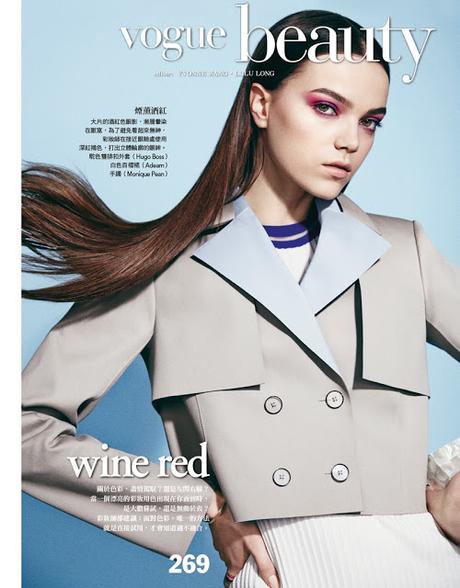 Jenna Earle luce pelo liso para Vogue Taiwan Jenna Earle luce pelo liso para Vogue Taiwan