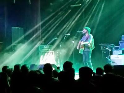 Joaquín Sabina y Miguel Ríos (y más) apoyan a Luis García Montero (2015) La Riviera. Madrid