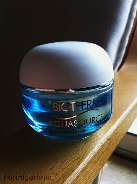 AQUASOURCE DE BIOTHERM. SKIN PERFECTION. AQUASOURCE DE BIOTHERM. SKIN PERFECTION.