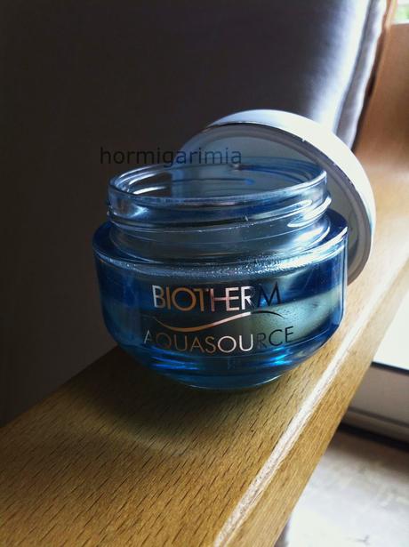 AQUASOURCE DE BIOTHERM. SKIN PERFECTION. AQUASOURCE DE BIOTHERM. SKIN PERFECTION.