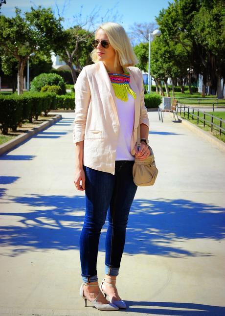 Un collar que alegra cualquier look Un collar que alegra cualquier look