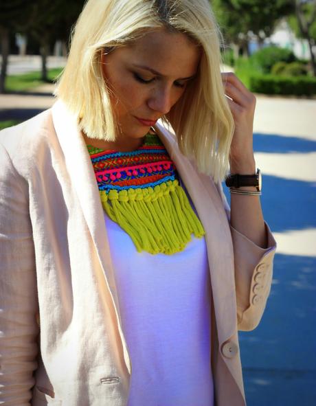 Un collar que alegra cualquier look Un collar que alegra cualquier look