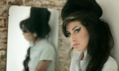 Familia de Amy Winehouse carga contra el documental