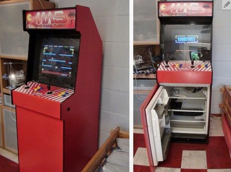 Nunca más te quedarás con ganas de tomarte una cerveza mientras juegas con este mueble arcade