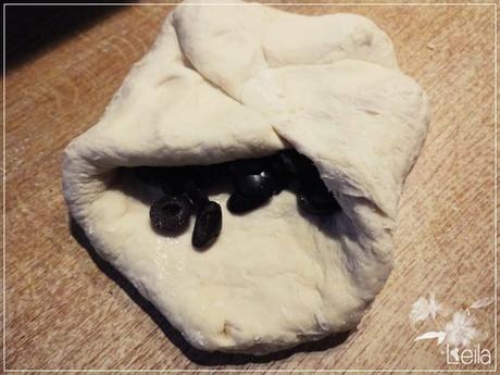 Pan damper australiano con aceitunas Pan damper australiano con aceitunas