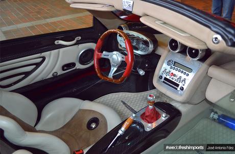 Pagani Zonda S Roadster interior