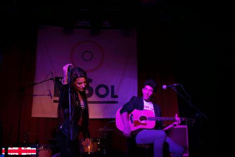 Poochie y Maxie El Sol Poochi y Maxi en el Sol