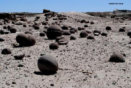PARQUE PROVINCIAL ISCHIGUALASTO ( VALLE DE LA LUNA) San Juan. ARGENTINA. cancha de bochas valle de la luna
