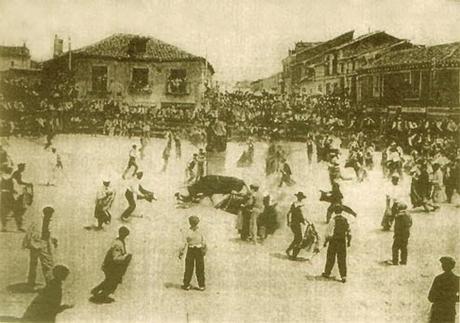 Las Fiestas en honor de Nuestra Señora la Virgen de Los Ángeles hace 100 años