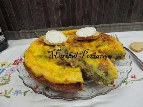 Tortilla de alcachofas, jamón de pavo y queso de cabra. Tortilla de alcachofas, jamón de pavo y queso de cabra.