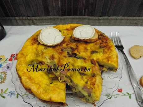 Tortilla de alcachofas, jamón de pavo y queso de cabra. Tortilla de alcachofas, jamón de pavo y queso de cabra.