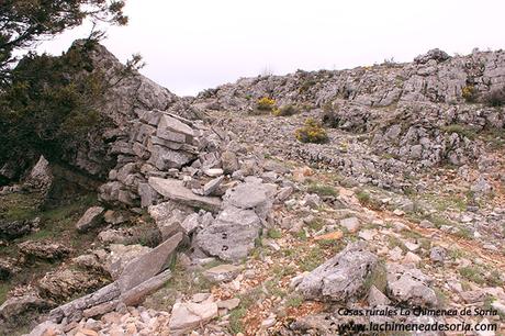 antiguo muro para sostener la senda