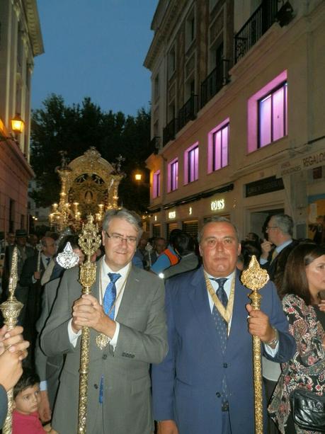 Nuestra hermandad en el regreso del simpecado del Rocío de Sevilla