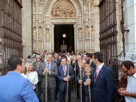 Nuestra hermandad en el regreso del simpecado del Rocío de Sevilla