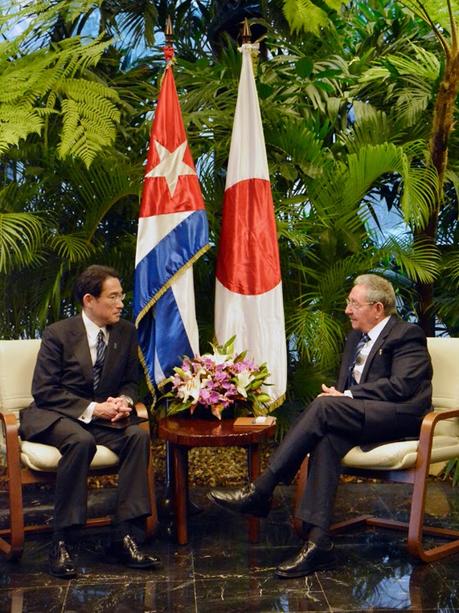 Recibido por Fidel Castro canciller de Japón [+ fotos y videos]