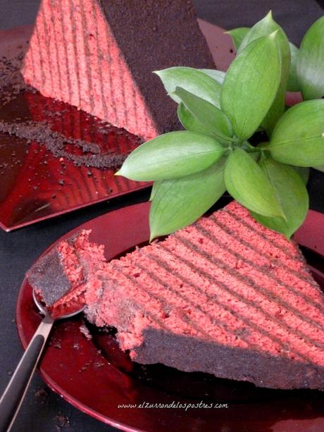 Triángulo Red Velvet con Oreo Triángulo Red Velvet con Oreo