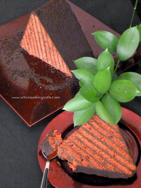 Triángulo Red Velvet con Oreo Triángulo Red Velvet con Oreo