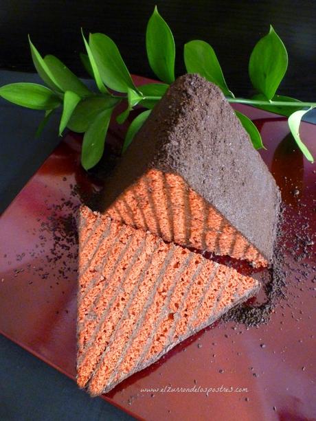 Triángulo Red Velvet con Oreo Triángulo Red Velvet con Oreo