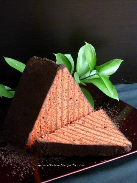 Triángulo Red Velvet con Oreo Triángulo Red Velvet con Oreo