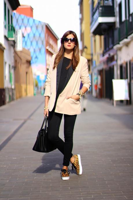 Walking the city Walking the city