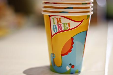 Su primer cumpleaños Su primer cumpleaños