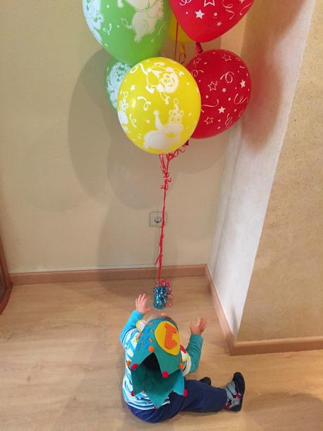 Su primer cumpleaños Su primer cumpleaños