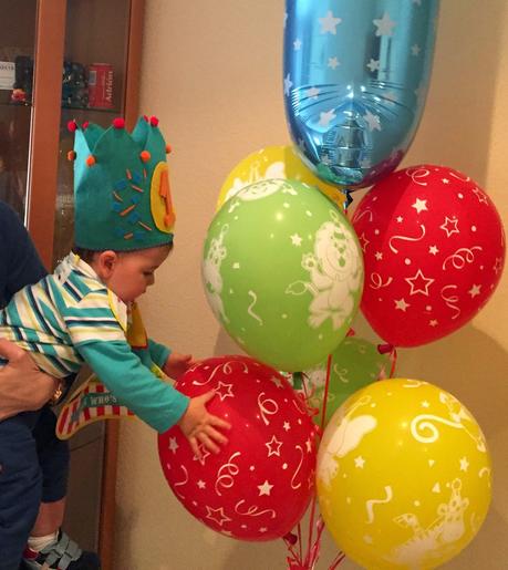 Su primer cumpleaños Su primer cumpleaños