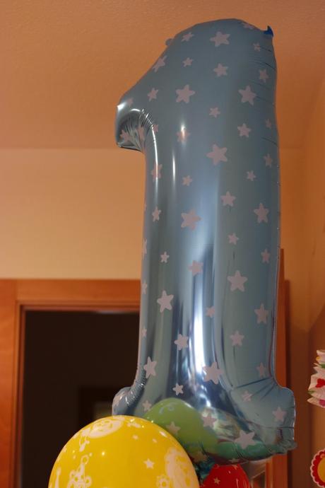 Su primer cumpleaños Su primer cumpleaños