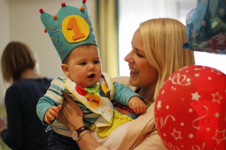 Su primer cumpleaños Su primer cumpleaños