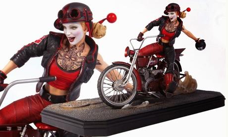 Harley Quinn se nos motoriza en esta estatua de la línea Gotham City Garage.