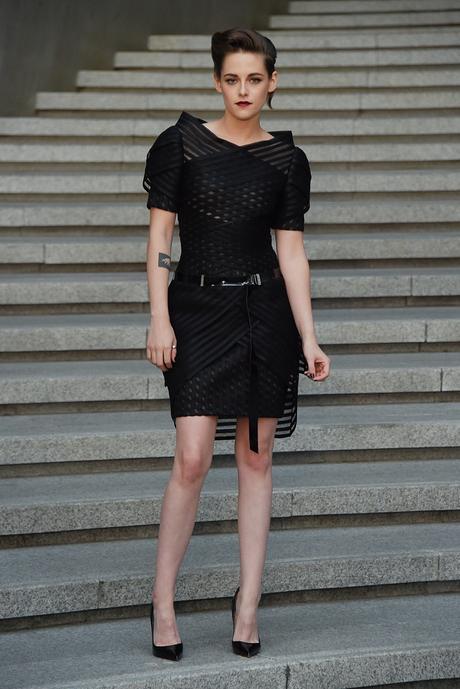 Kristen Stewart y Bundchen acuden de negro al Show Crucero de Chanel