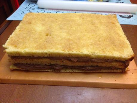 Tarta rectangular con fondant y papel de azucar Tarta rectangular con fondant y papel de azucar