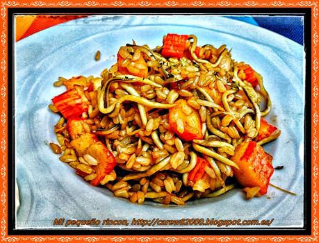 Arroz integral con gulas y palitos de cangrejo Arroz integral con gulas y palitos de cangrejo