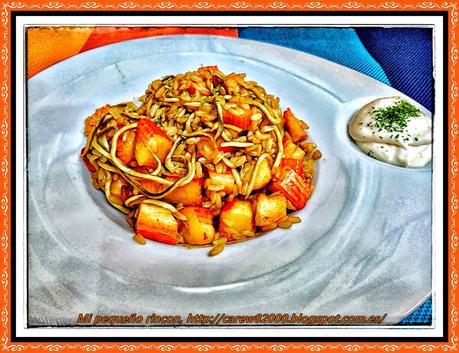 Arroz integral con gulas y palitos de cangrejo Arroz integral con gulas y palitos de cangrejo