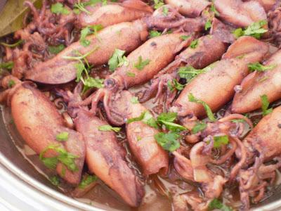 CALAMARITOS EN SALSA DE VINO BLANCO CALAMARITOS EN SALSA DE VINO BLANCO