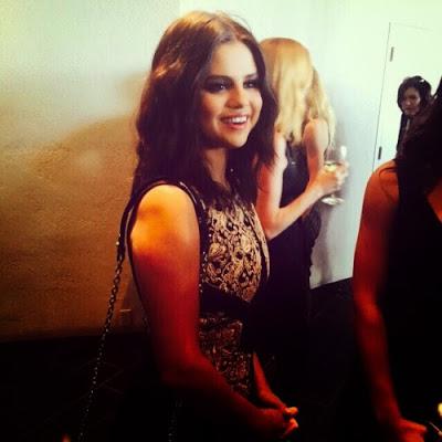 Miranda Kerr y Selena Gomez, en fiesta de LouisVuitton Miranda Kerr y Selena Gomez, en fiesta de LouisVuitton