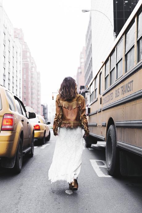 POLO_RALPH_LAUREN-NYFW-New_York_Fashion_Week-Suede_Fringed_Jacket-White_Lace_Skirt-Outfit-Street_Style-Collage_Vintage-21