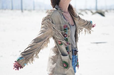 Coachella_Music_Festival-Fringed_Jacket-Polo_Ralph_Lauren-Vintage_Levis-Outfit-Festival_Look-Street_Style-18