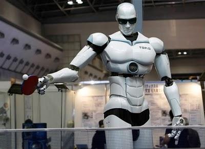 La gente amará los robots para evitar incertidumbres y nos casaremos con ellos