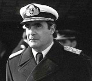 Chase llegaste tarde, ya se murió Massera massera